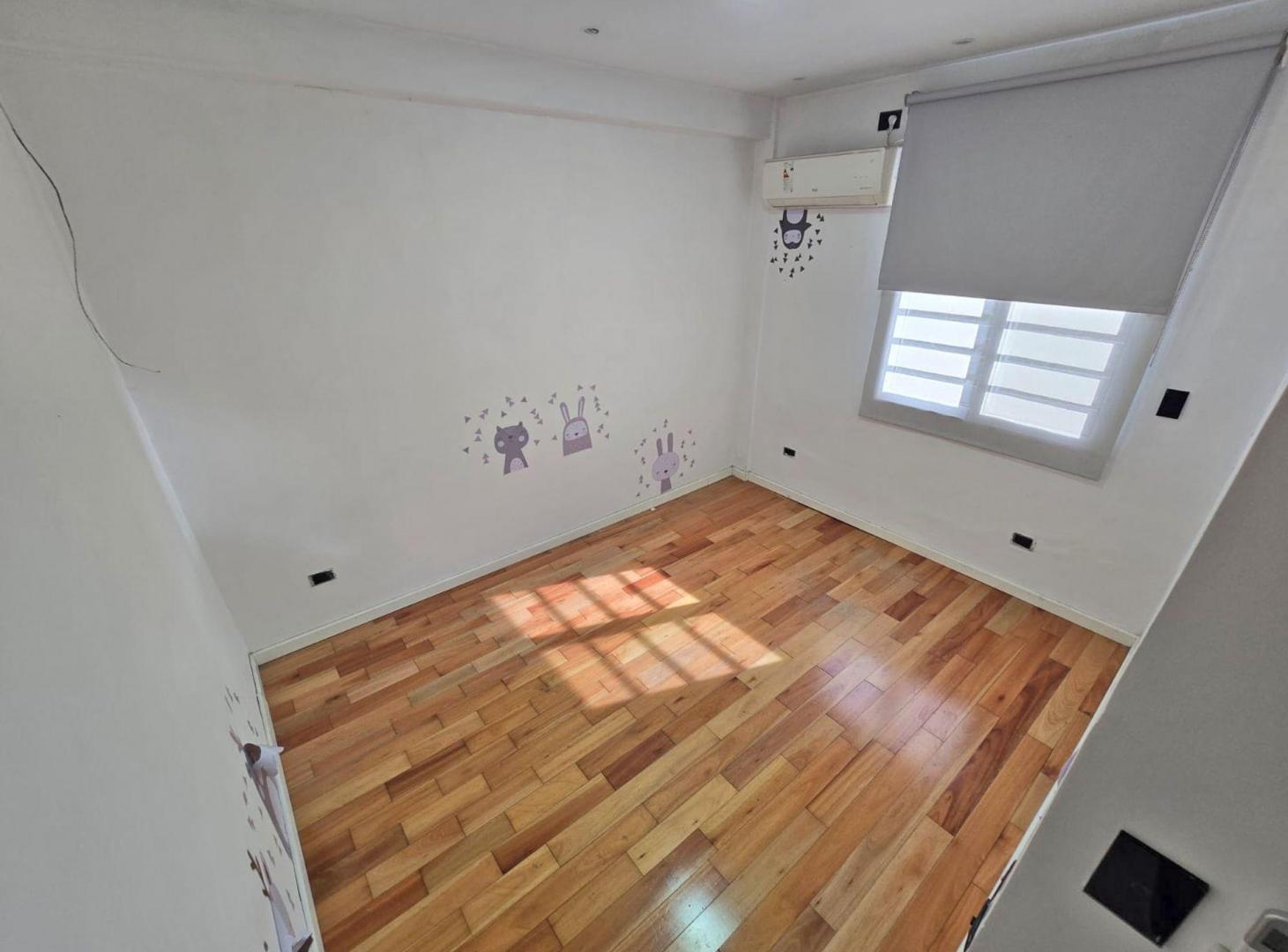 Foto de VENTA CASA 4 AMB 2 BAÑOS EN HURLINGHAM, imagen 3