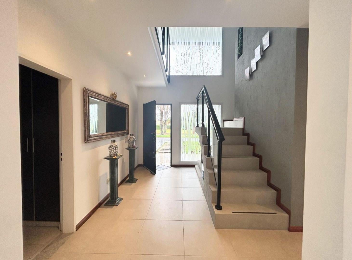 Foto de Venta casa 6 ambientes en Barrio Golf Las Cañuelas, imagen 3