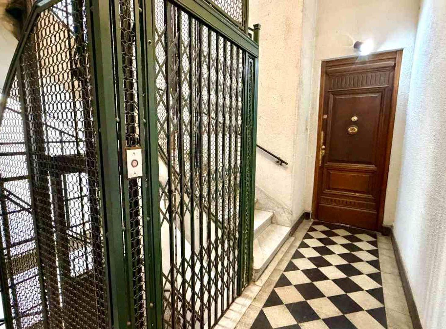 Foto de VENTA DPTO. EN SAN NICOLÁS FRENTE A PLAZA ROMA, imagen 3
