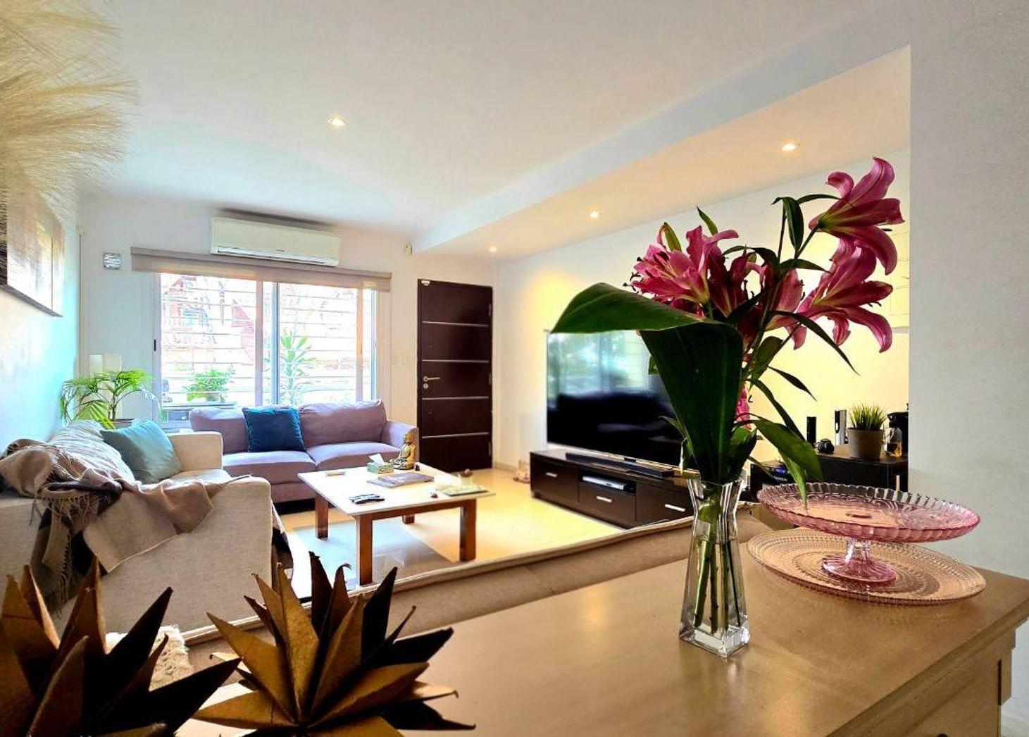 Foto de Venta Triplex 5 Amb. Jardín, y Garage OLIVOS, imagen 5