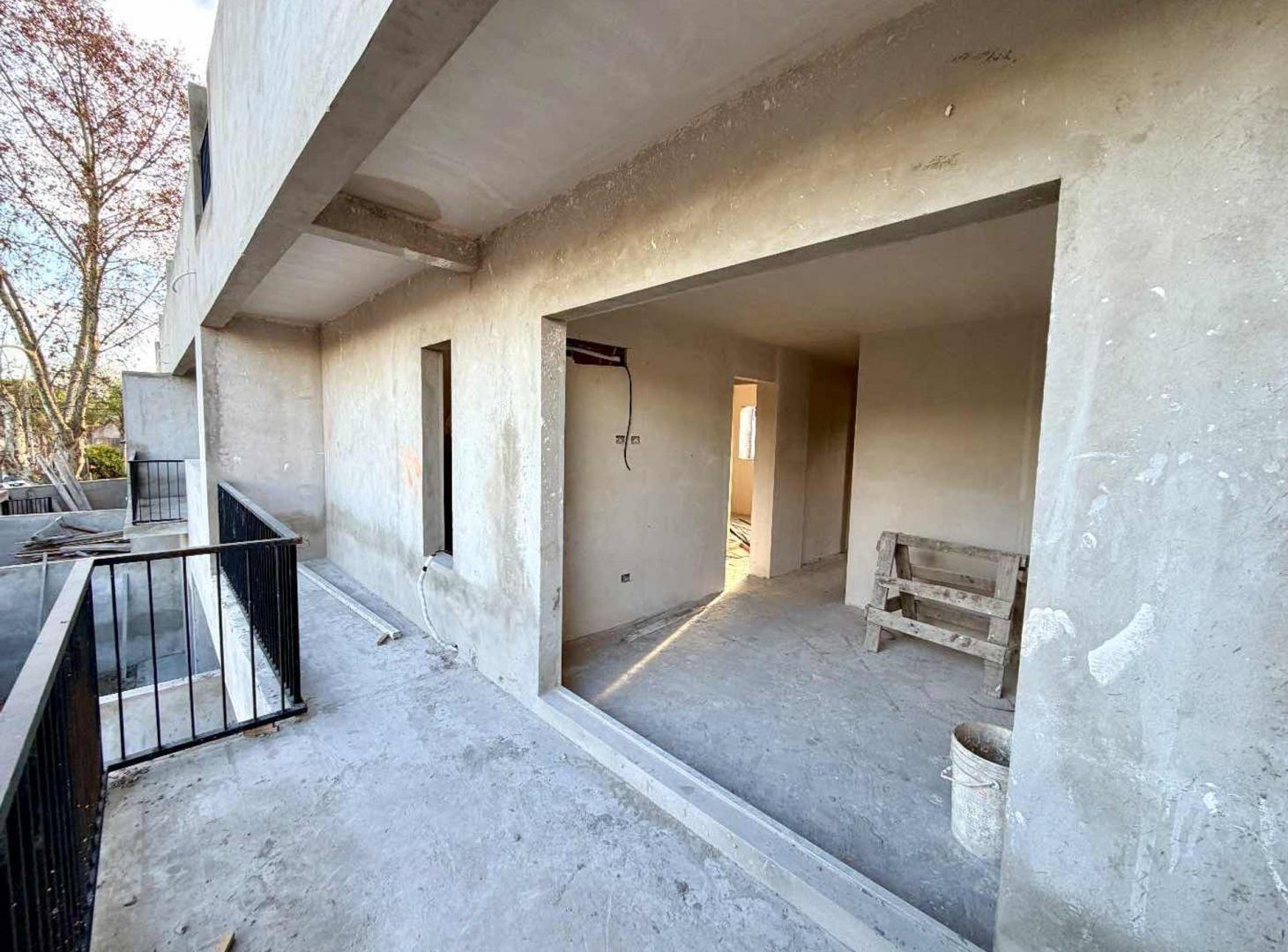Foto de Casa Triplex Venta Jardin Terraza ParrillaCastelar, imagen 3