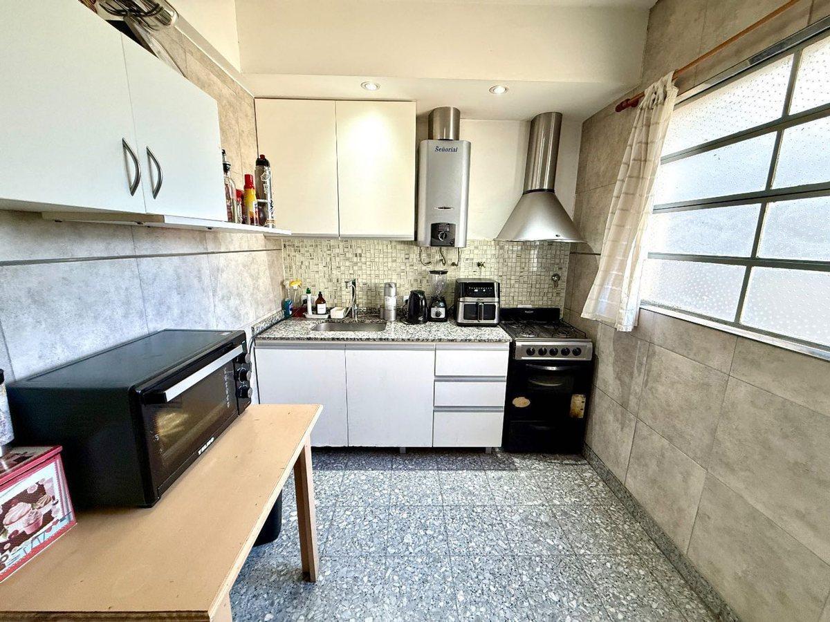 Foto de VENTA PH 5 ambientes TERRAZA y BALCÓN Monte Castro, imagen 4