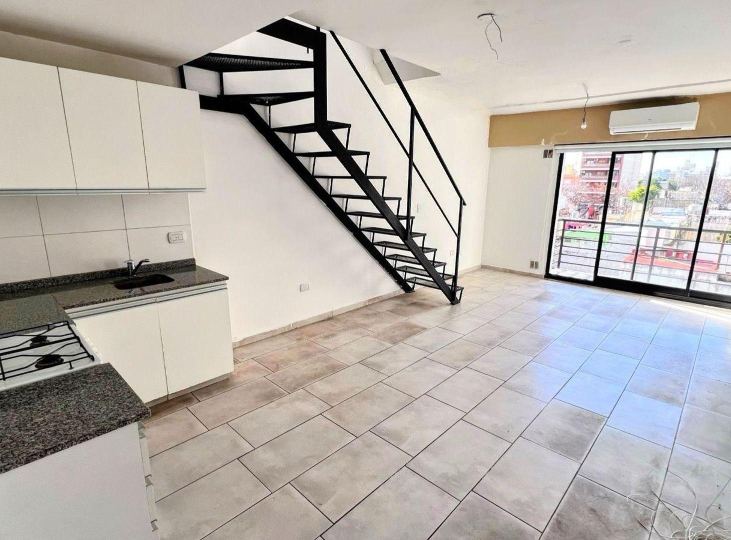 Foto de VENTA DEPTO 2 AMB CON BALCÓN, TERRAZA Y COCHERA, imagen 1