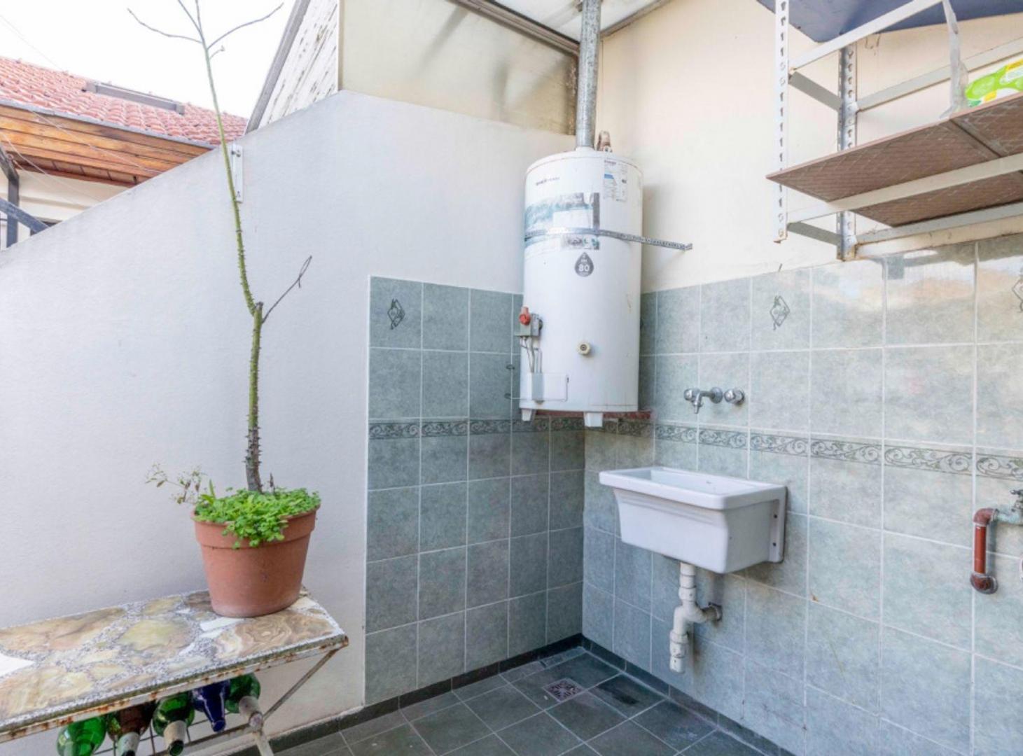 Foto de PH 2amb-VENTA-BALCON-ALTILLO-S/EXPENSAS-MATADEROS, imagen 1