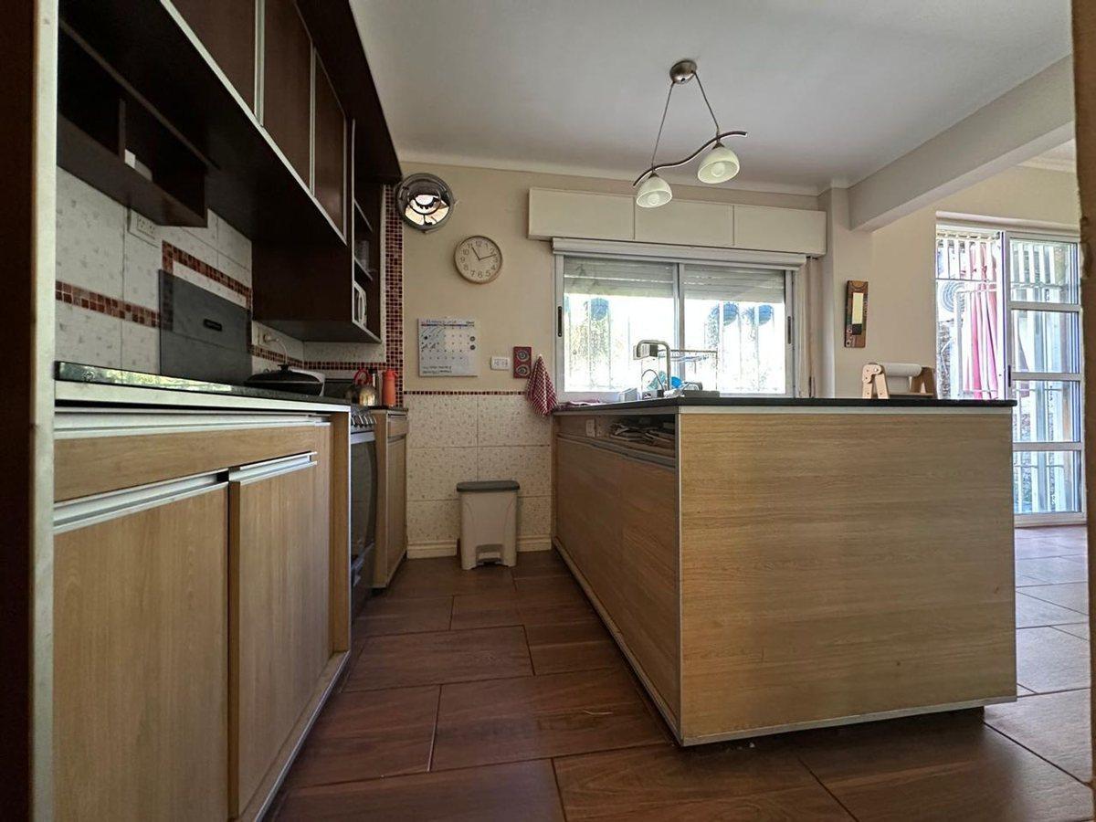 Foto de Casa en PB con Patio – Munro límite Carapachay, imagen 4