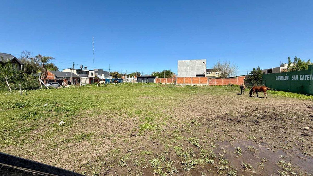 Foto de LOTE EN VENTA DE 1600M2 EN BERAZATEGUI, imagen 5
