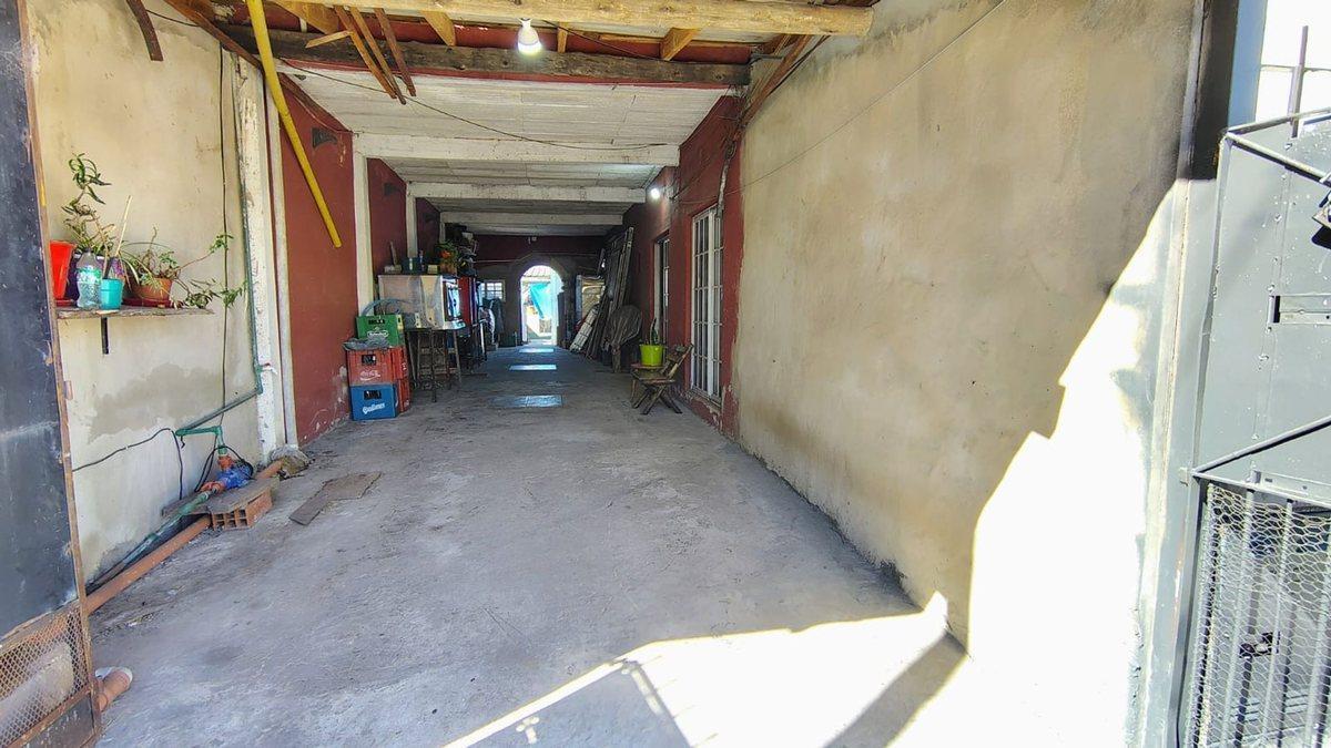 Foto de Zona industrial Casa+pileta+local 2 Dptos 2 rentas, imagen 1