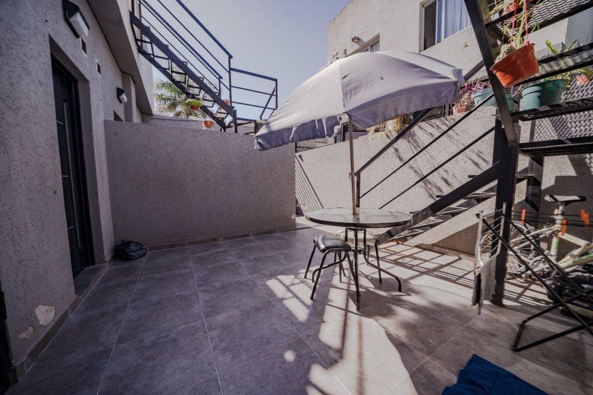 Foto de PH EN VENTA VILLA BALLESTER 2 AMBIENTES- TERRAZA, imagen 4