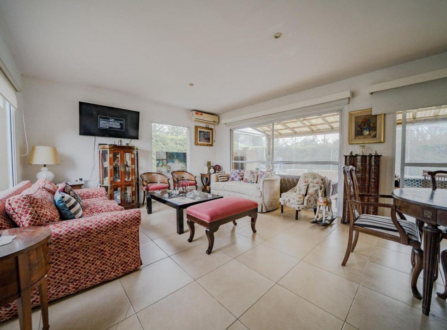 Foto de VENTA CASA 4 AMBIENTES BARRIO SAN LUCAS MASCHWITZ, imagen 2