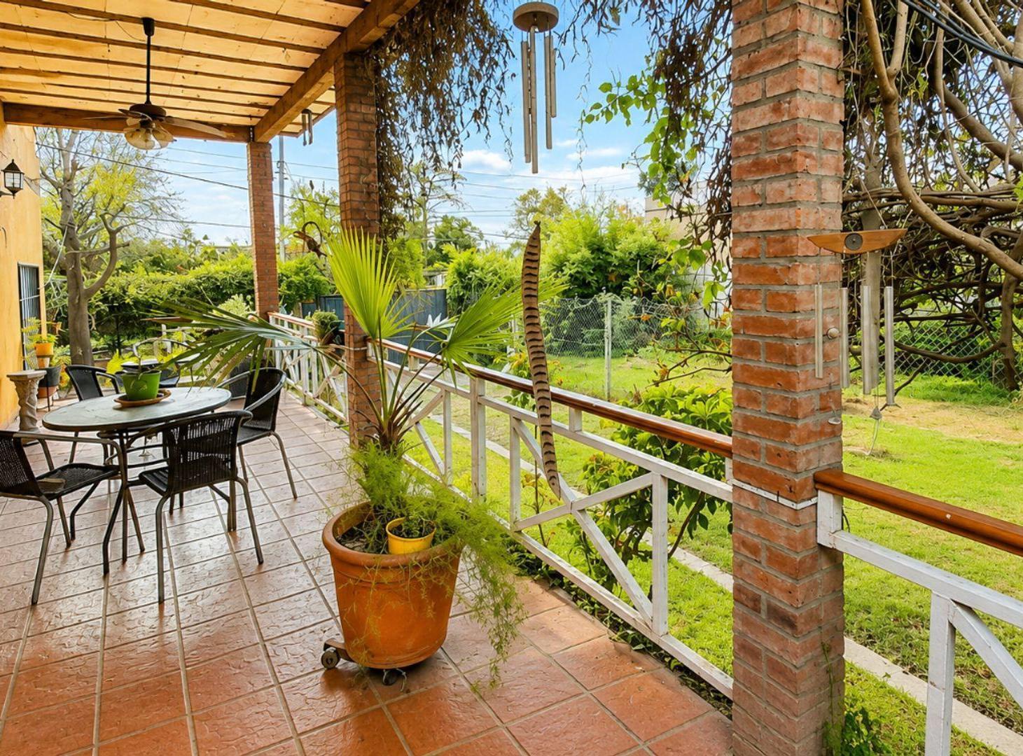Foto de Venta casa 3 amb en dos plantas con quincho, imagen 2