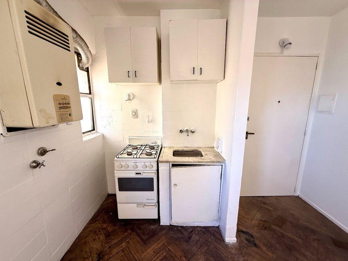 Foto de Departamento Monoambiente VENTA Balvaner Piso ALTO, imagen 5