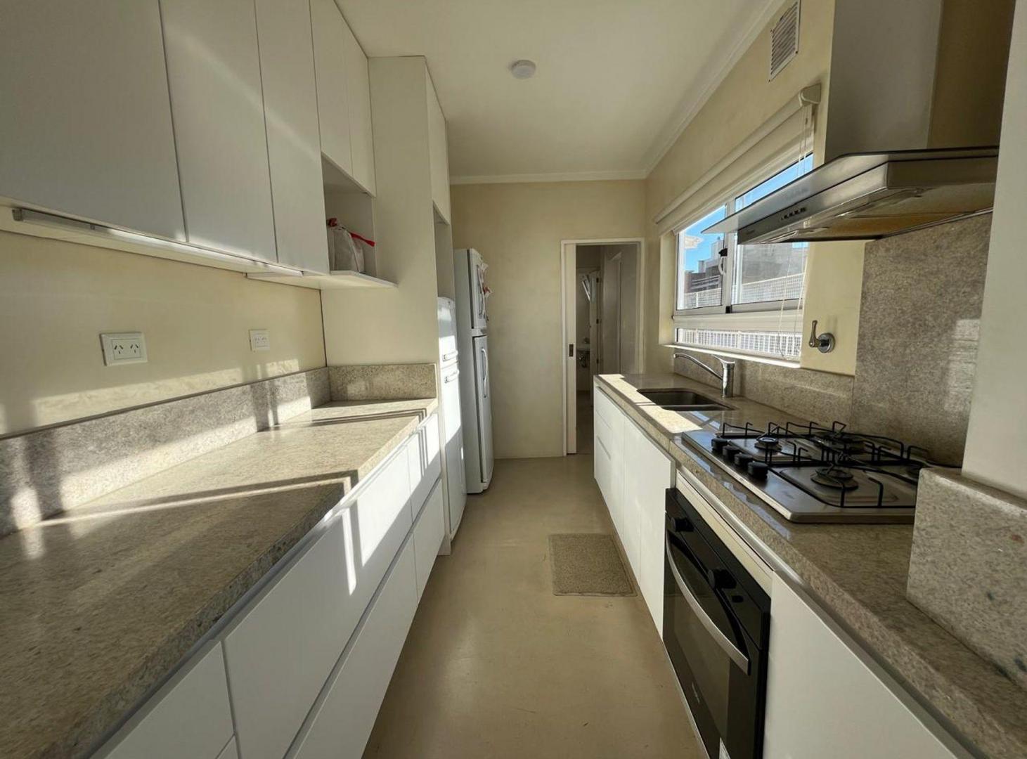 Foto de VENTA 3 AMBIENTES EN VILLA DEL PARQUE CON TERRAZA, imagen 2