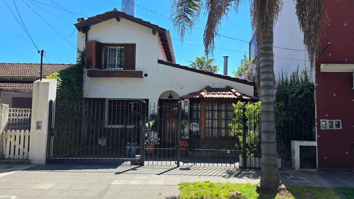 Foto de MARTINEZ CASA VENTA 5 AMB COCHERA Y JARDIN, imagen 1