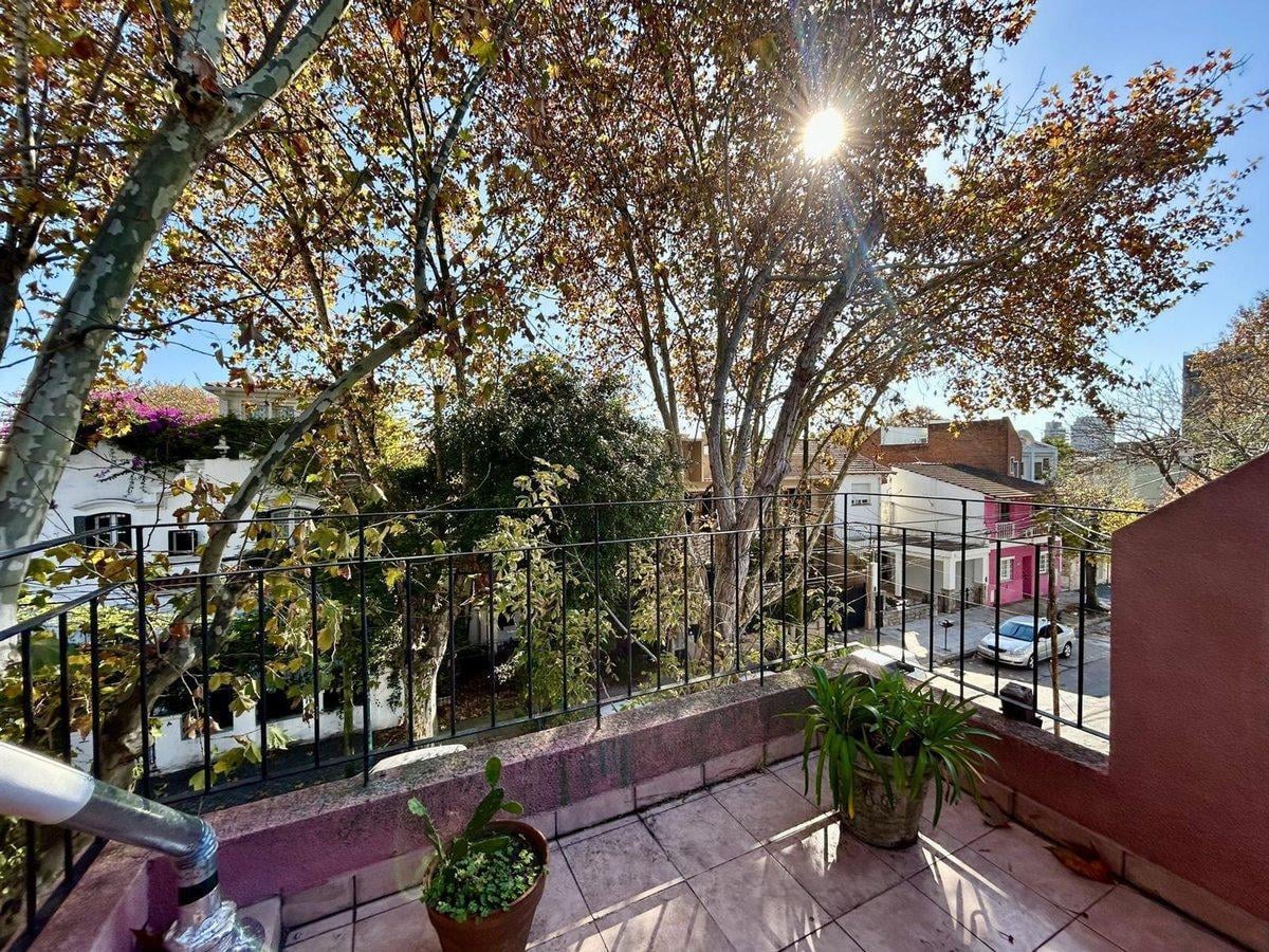 Foto de CASA EN VENTA 5 AMBIENTES VICENTE LÓPEZ PERMUTA, imagen 2
