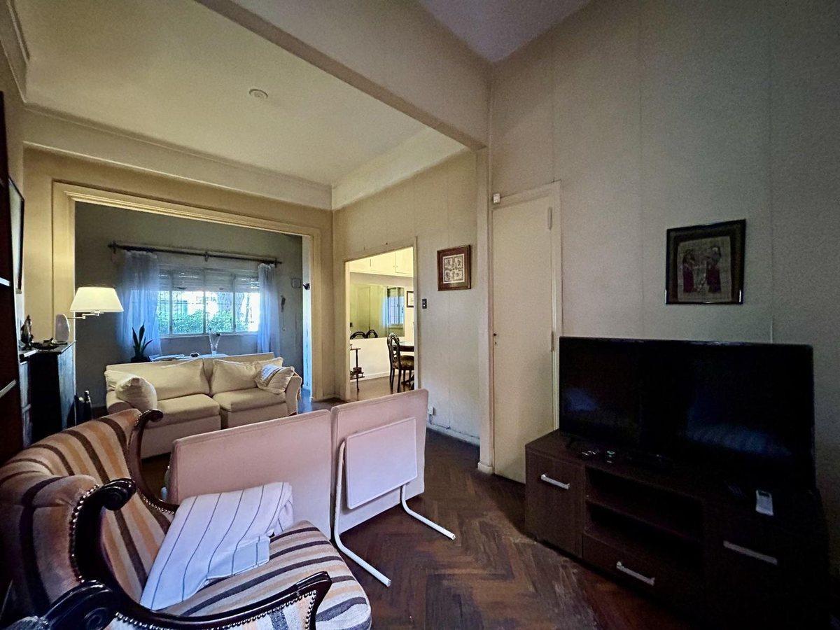 Foto de CASA EN VENTA 5 AMBIENTES VICENTE LÓPEZ PERMUTA, imagen 4
