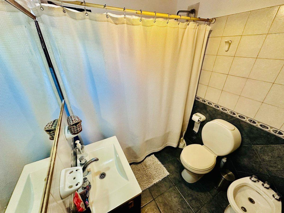 Foto de Casa VENTA Triplex Haedo Norte Barrio Güemes, imagen 5