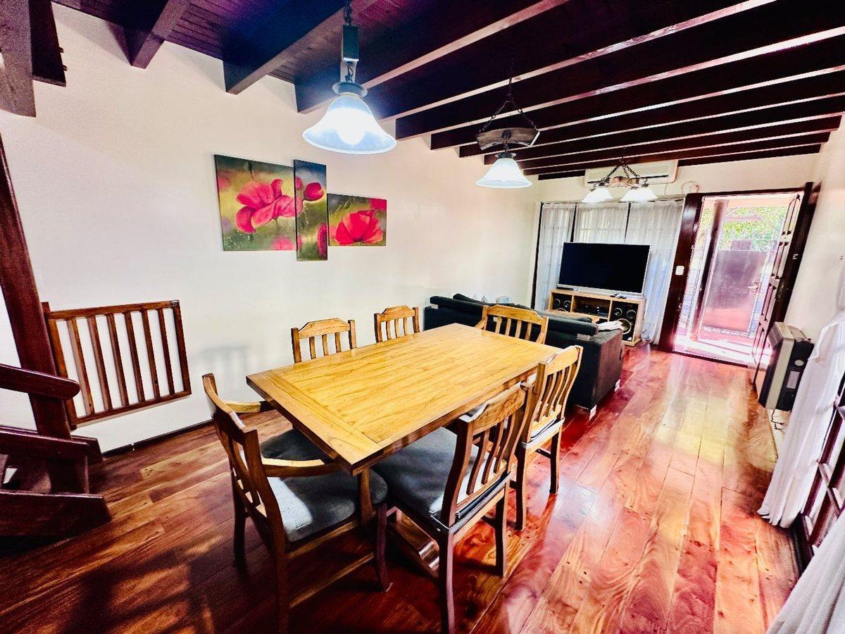 Foto de Casa VENTA Triplex Haedo Norte Barrio Güemes, imagen 2