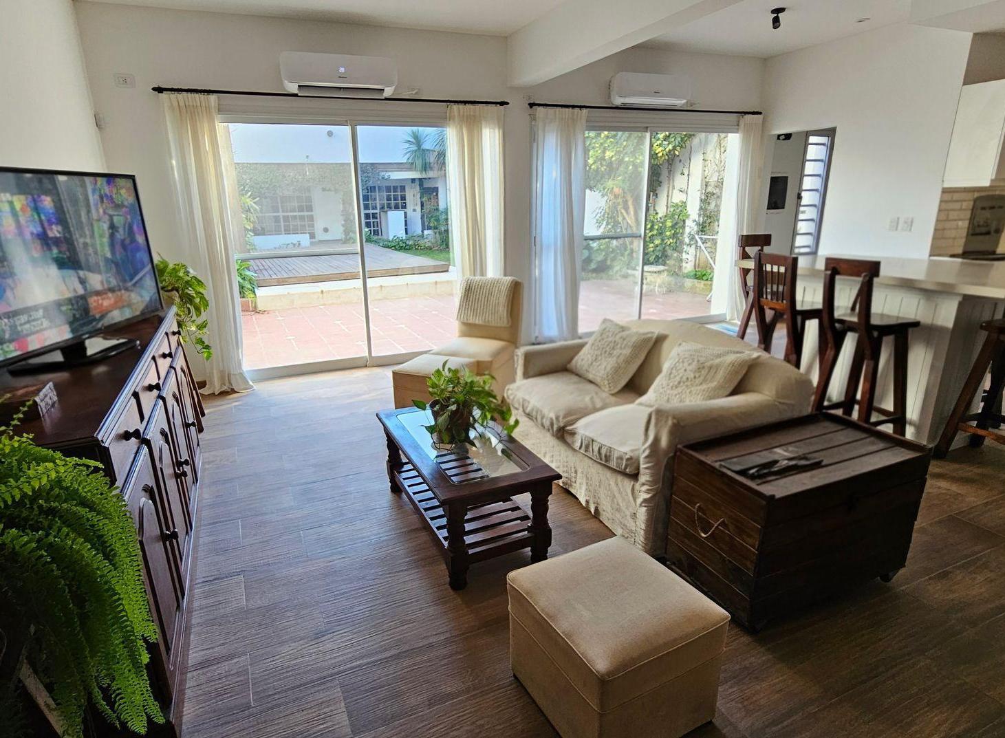 Foto de FLORIDA OESTE CASA VENTA 5 AMB COCHERA Y PILETA, imagen 5