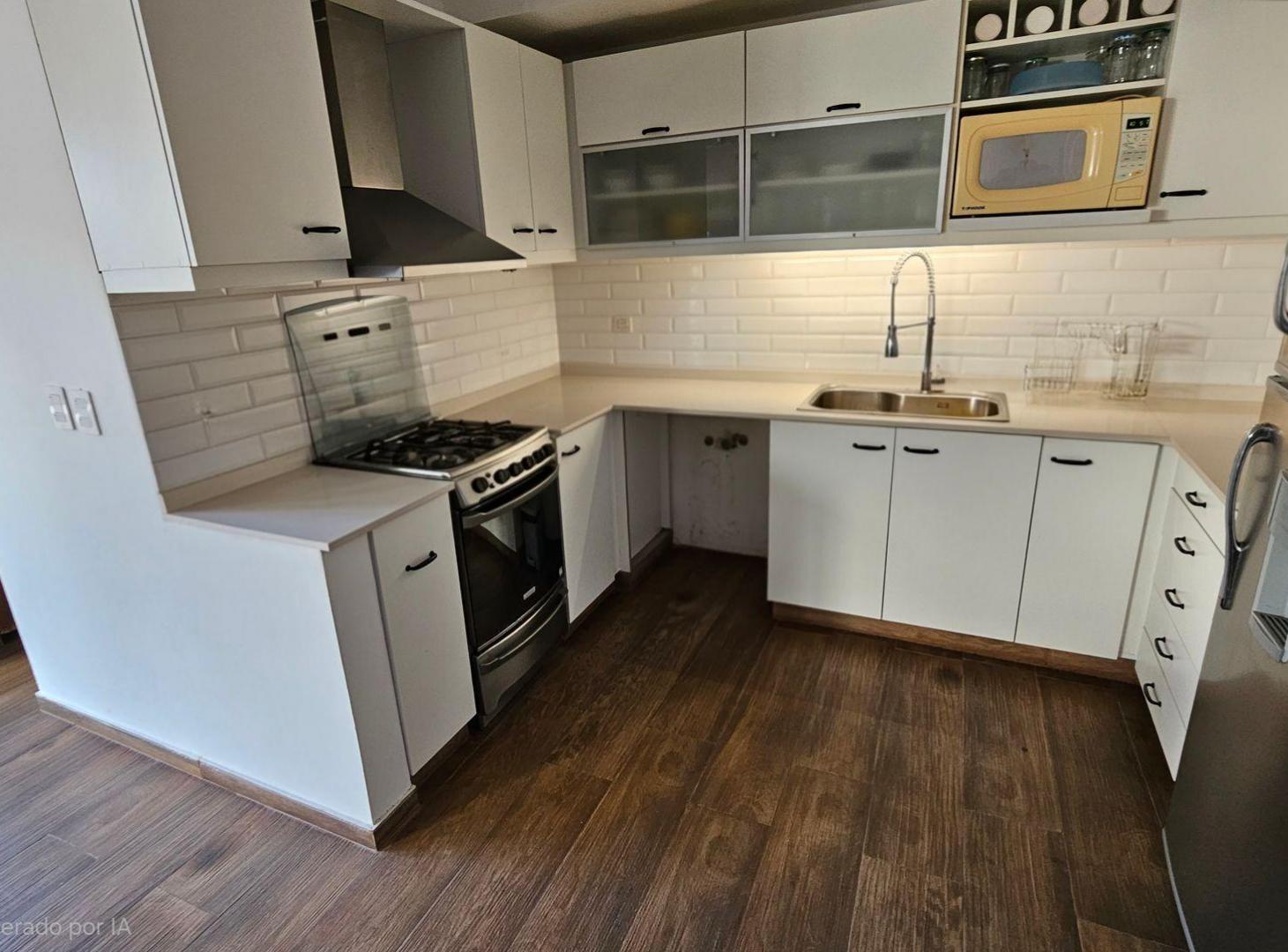 Foto de FLORIDA OESTE CASA VENTA 5 AMB COCHERA Y PILETA, imagen 3