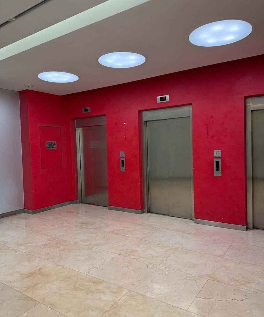 Foto de VENTA OFICINA PISO COMPLETO AZOPARDO 451, imagen 4