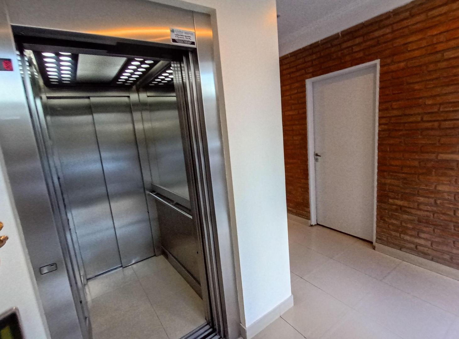 Foto de VENTA DEPARTAMENTO 2 AMB. VILLA DEL PARQUE, imagen 4