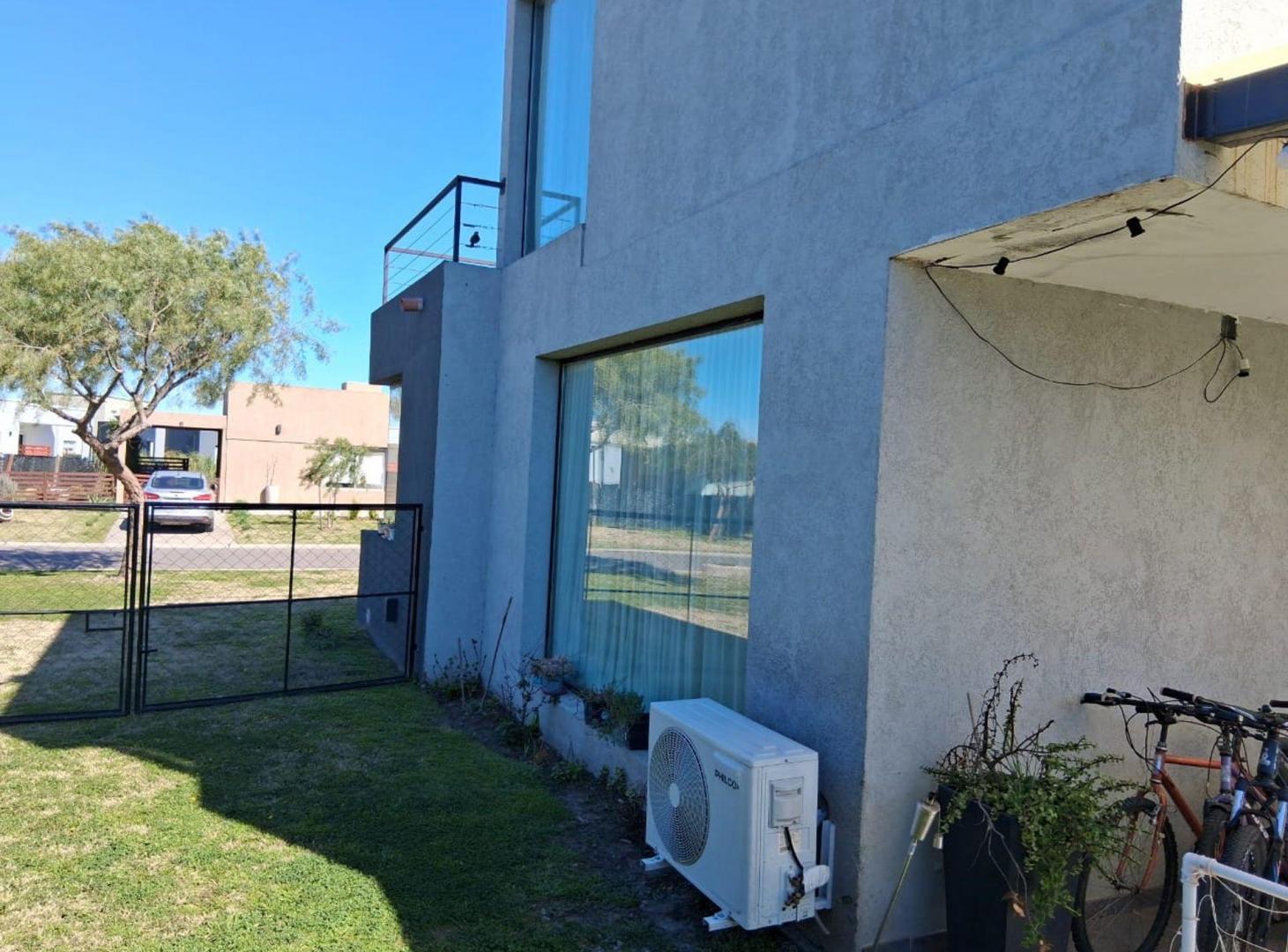 Foto de Venta casa barrio San Ramón 5 ambientes, imagen 2