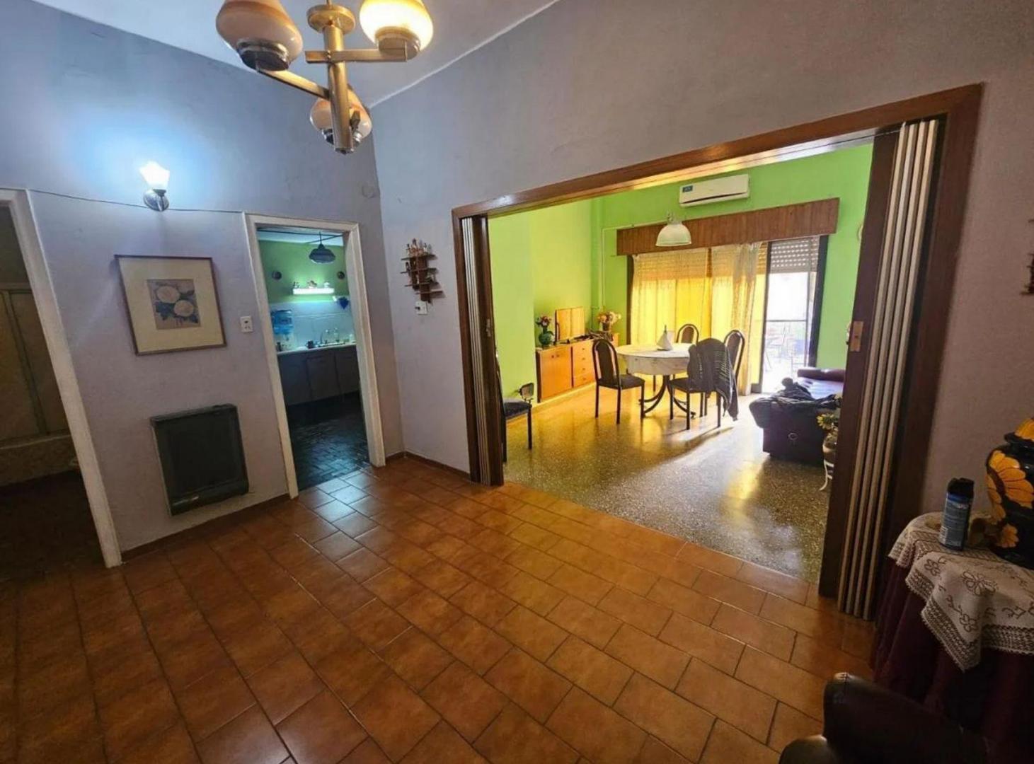 Foto de VENTA CASA 4 AMBIENTES EN HAEDO, imagen 2
