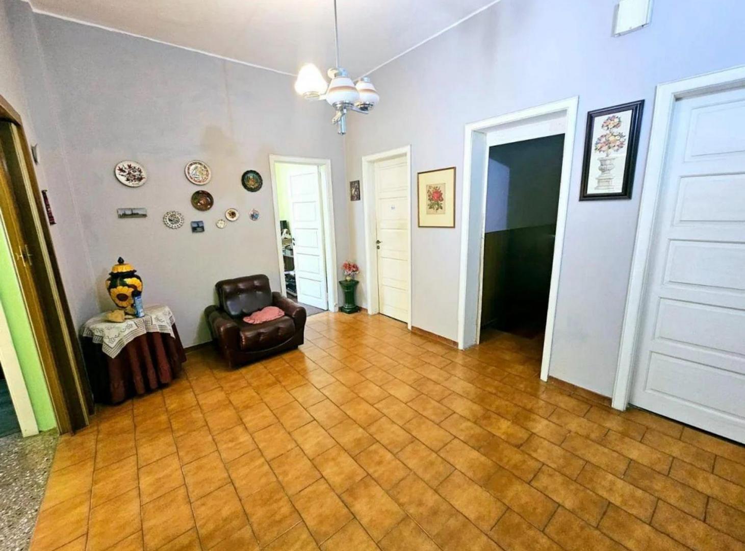 Foto de VENTA CASA 4 AMBIENTES EN HAEDO, imagen 1