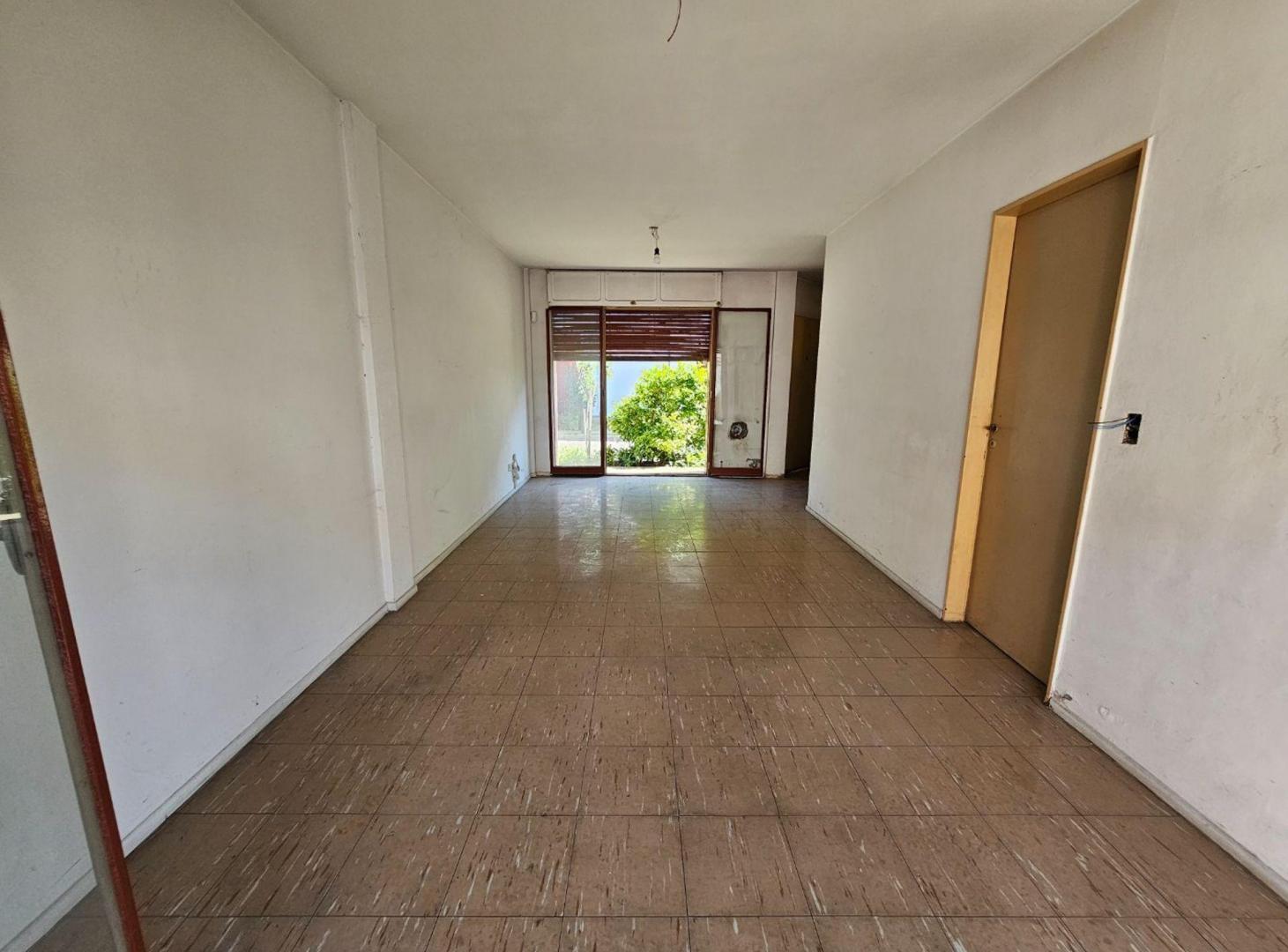 Foto de VENTA Casa 4 AMBIENTES HURLINGHAM ACEPTA PERMUTA, imagen 1