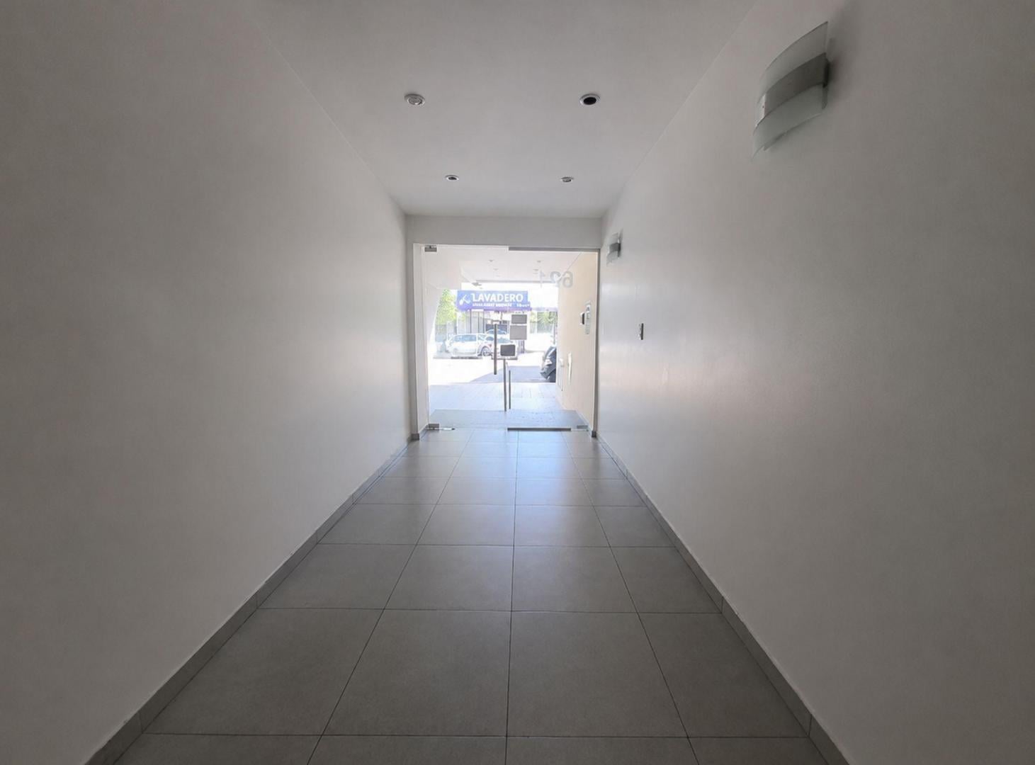 Foto de VENTA DEPTO 2 AMB EN SAENZ PEÑA BALCON TERRAZA, imagen 4