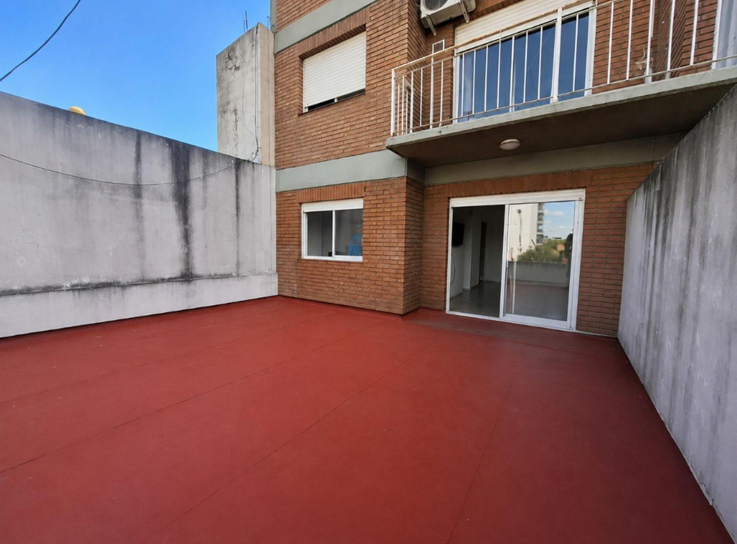 Foto de VENTA DEPTO 2 AMB EN SAENZ PEÑA BALCON TERRAZA, imagen 2