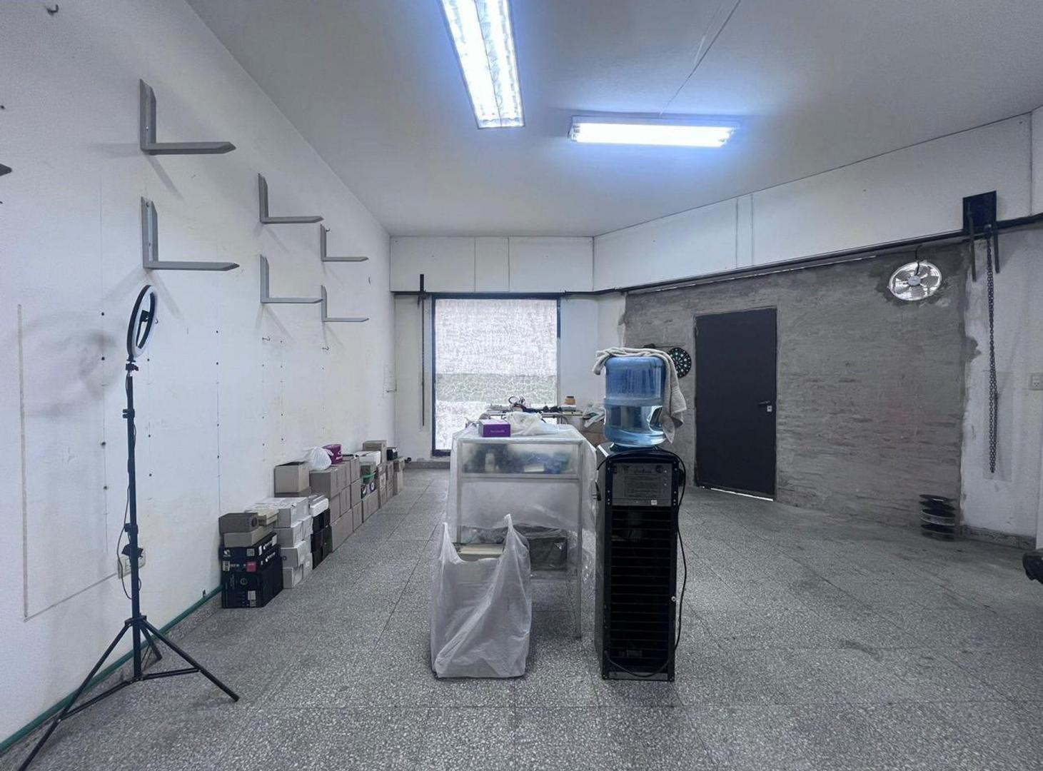 Foto de ALQUILER LOCAL COMERCIAL JOSE LEÓN SUAREZ, imagen 2