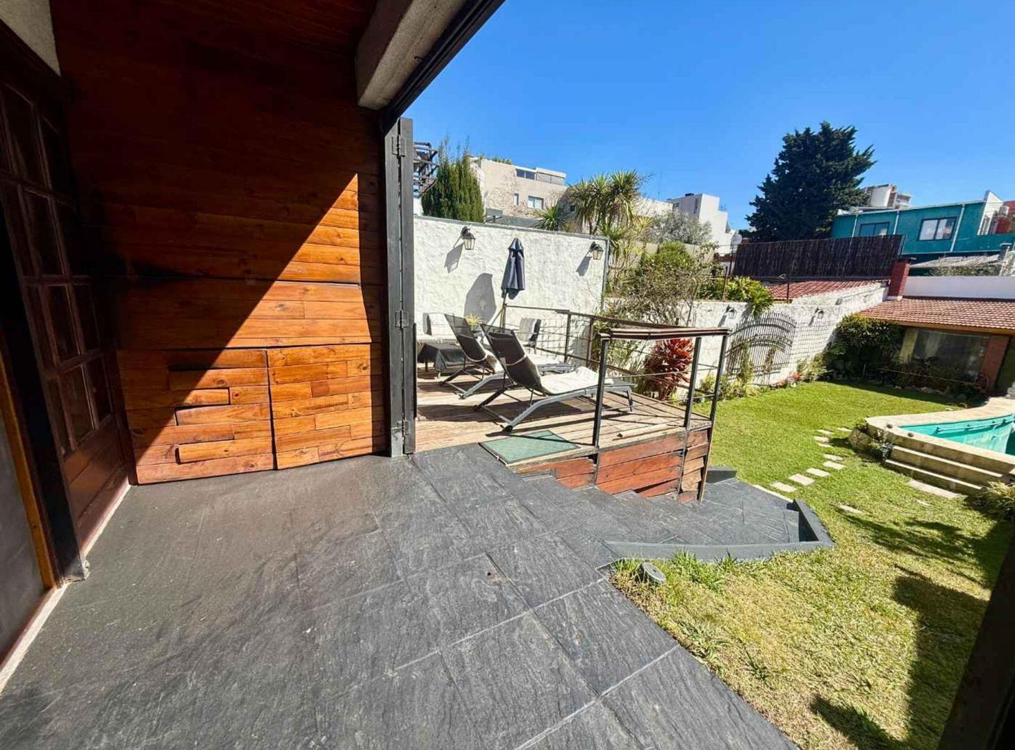 Foto de VENTA CASA 6 AMB COCHERA JARDIN PILETA COLEGIALES, imagen 3