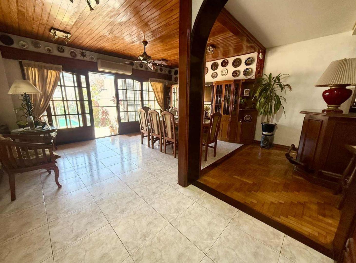 Foto de VENTA CASA 6 AMB COCHERA JARDIN PILETA COLEGIALES, imagen 5