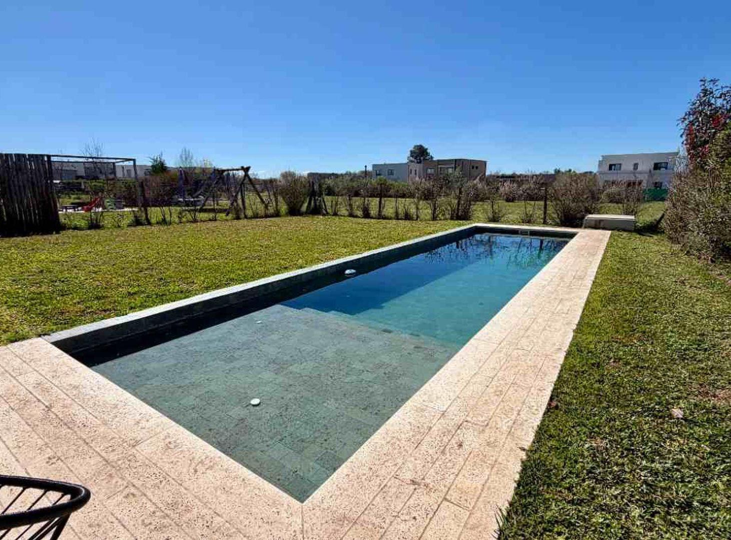 Foto de VENTA CASA C/ PILETA BARRIO SANTA ELENA-PILAR, imagen 4