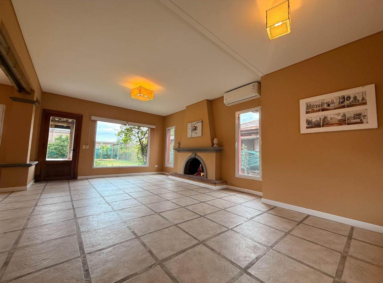 Foto de Casa en Alquiler - Santa Bárbara - Pileta, imagen 2