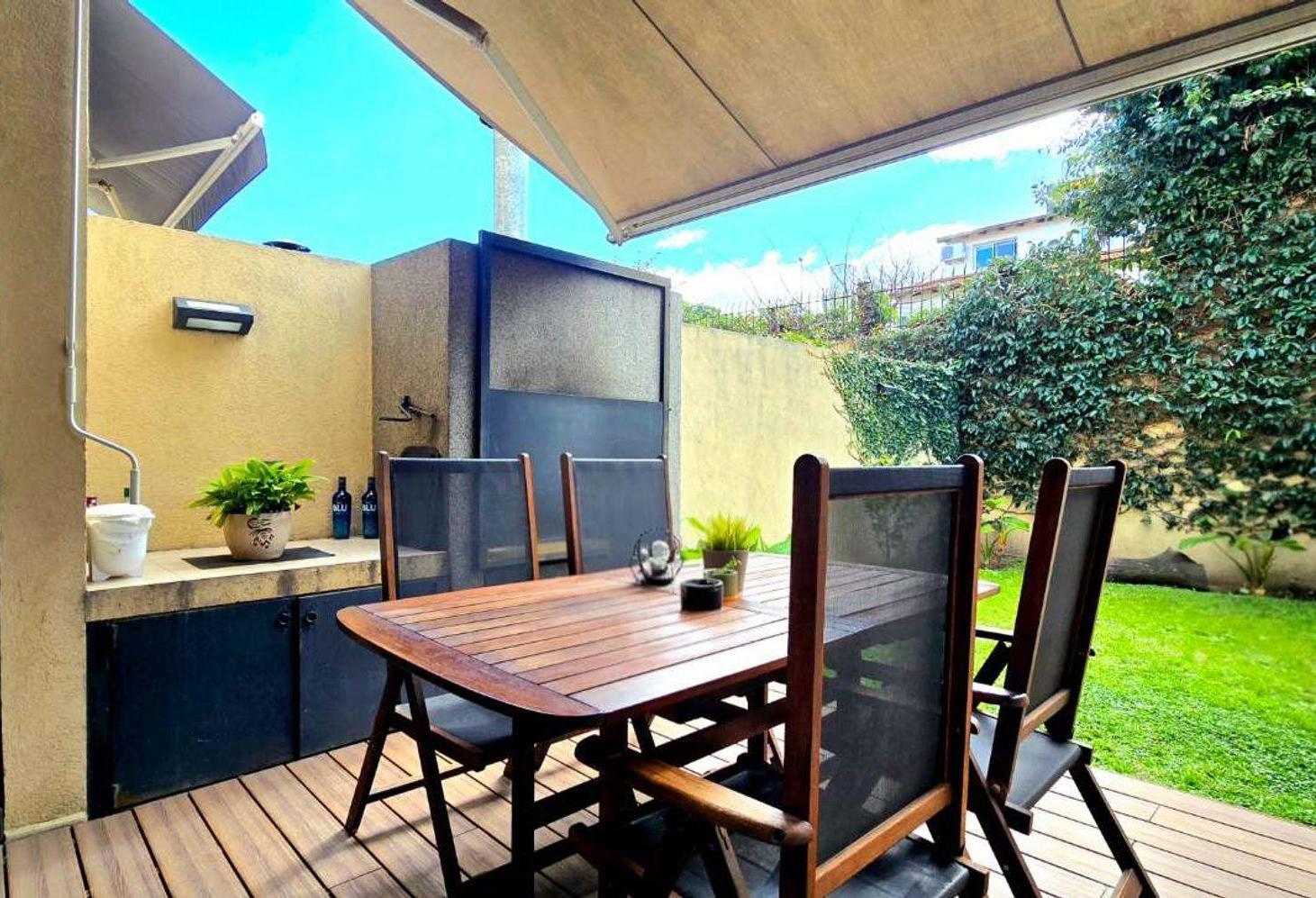 Foto de Venta Triplex 5 Amb. Jardín, y Garage OLIVOS, imagen 5