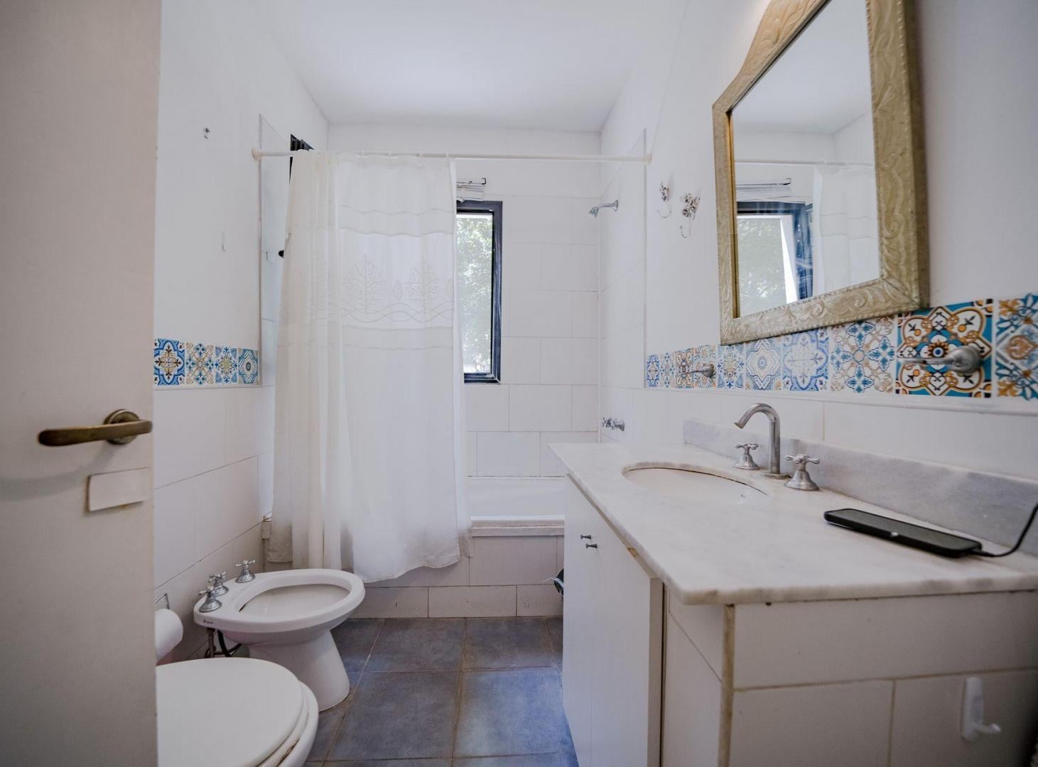 Foto de VENTA CASA 4 AMB + DEPENDENCIA Y PILETA EN PILAR, imagen 4