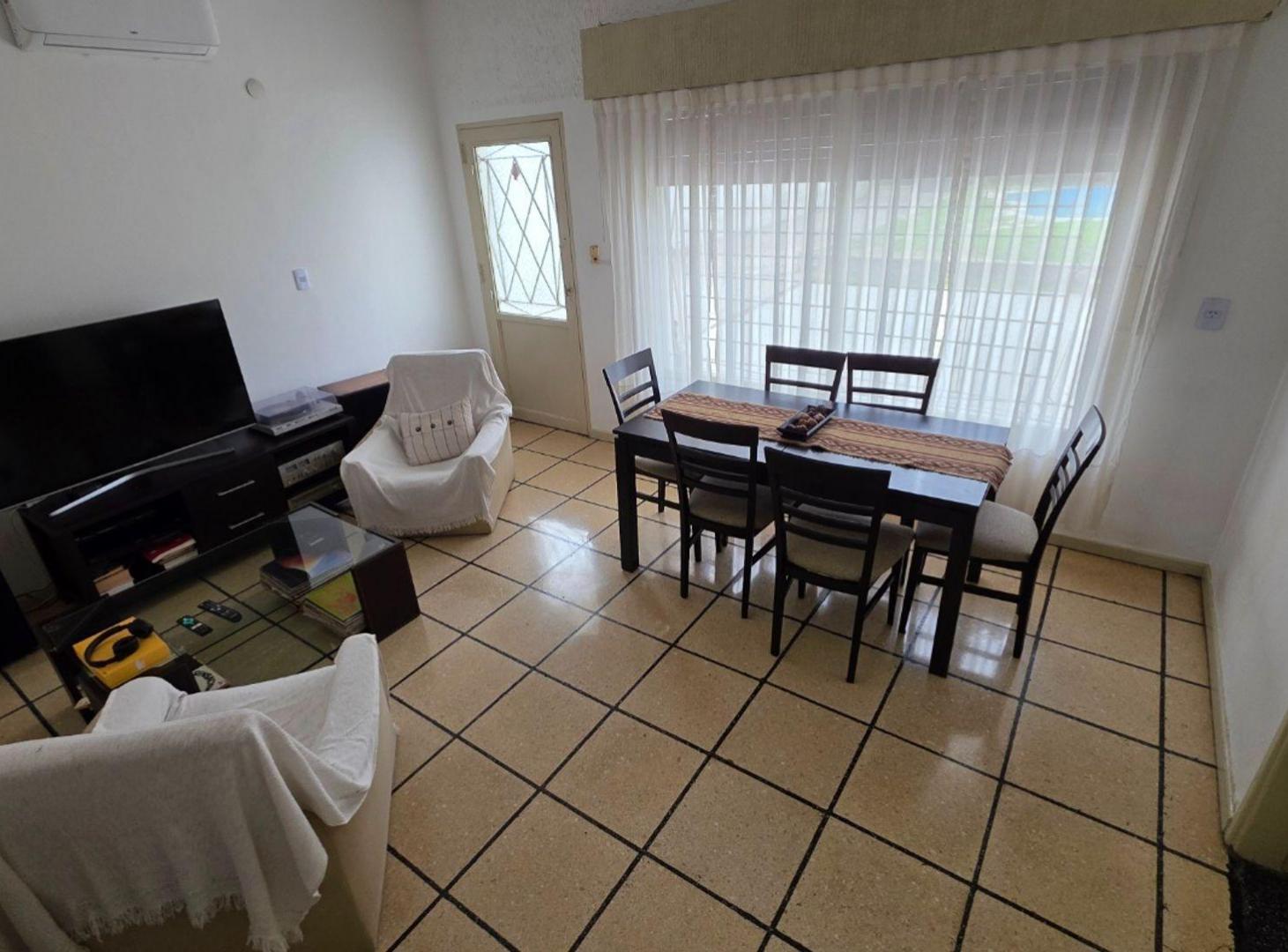 Foto de BOULOGNE CASA VENTA 5 AMB COCHERA Y JARDIN, imagen 3