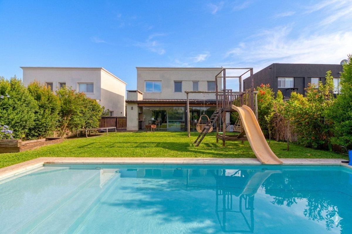 Foto de CASA EN VENTA VILAMARINA 1 - AL RIO Y CON AMARRA, imagen 3