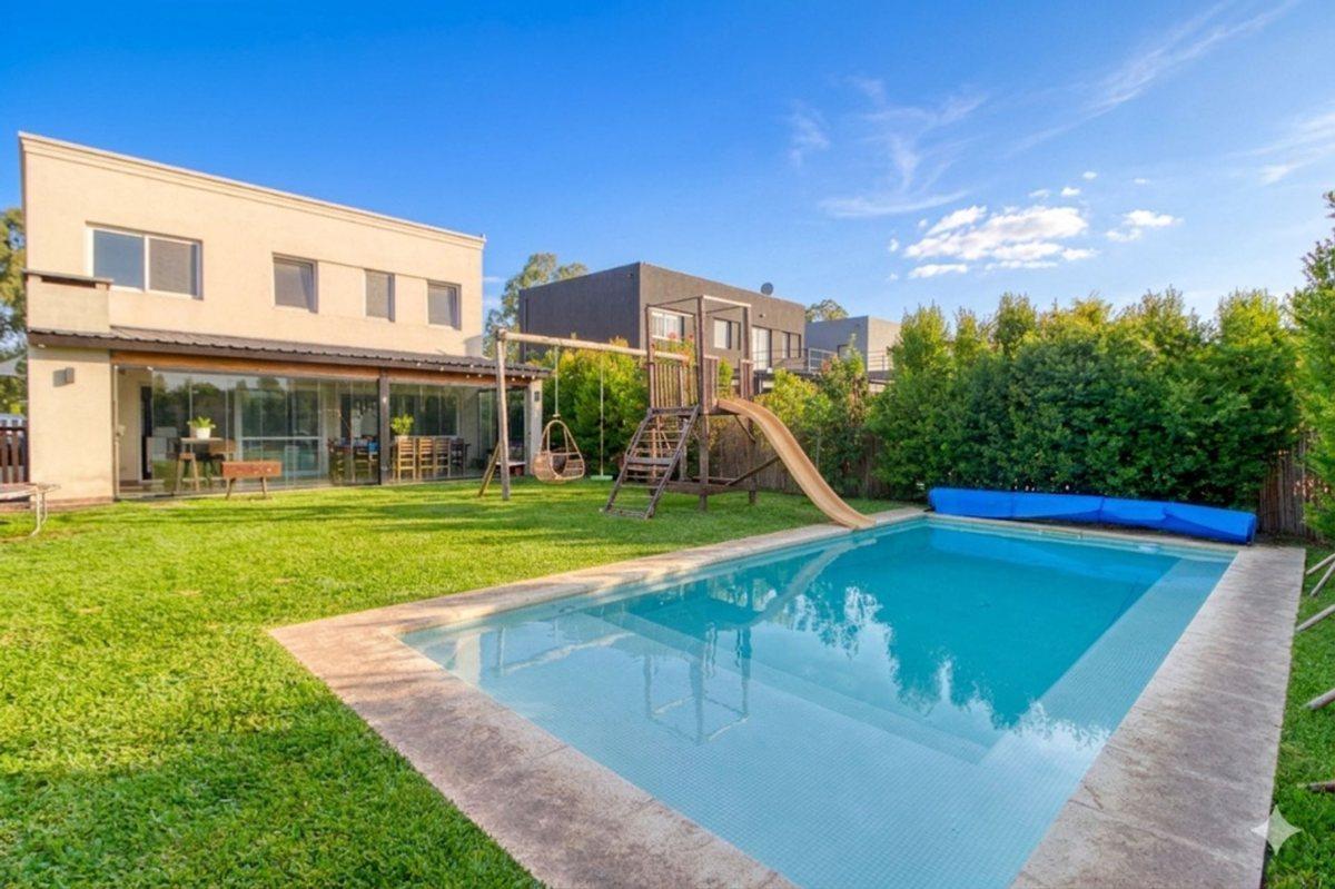 Foto de CASA EN VENTA VILAMARINA 1 - AL RIO Y CON AMARRA, imagen 1