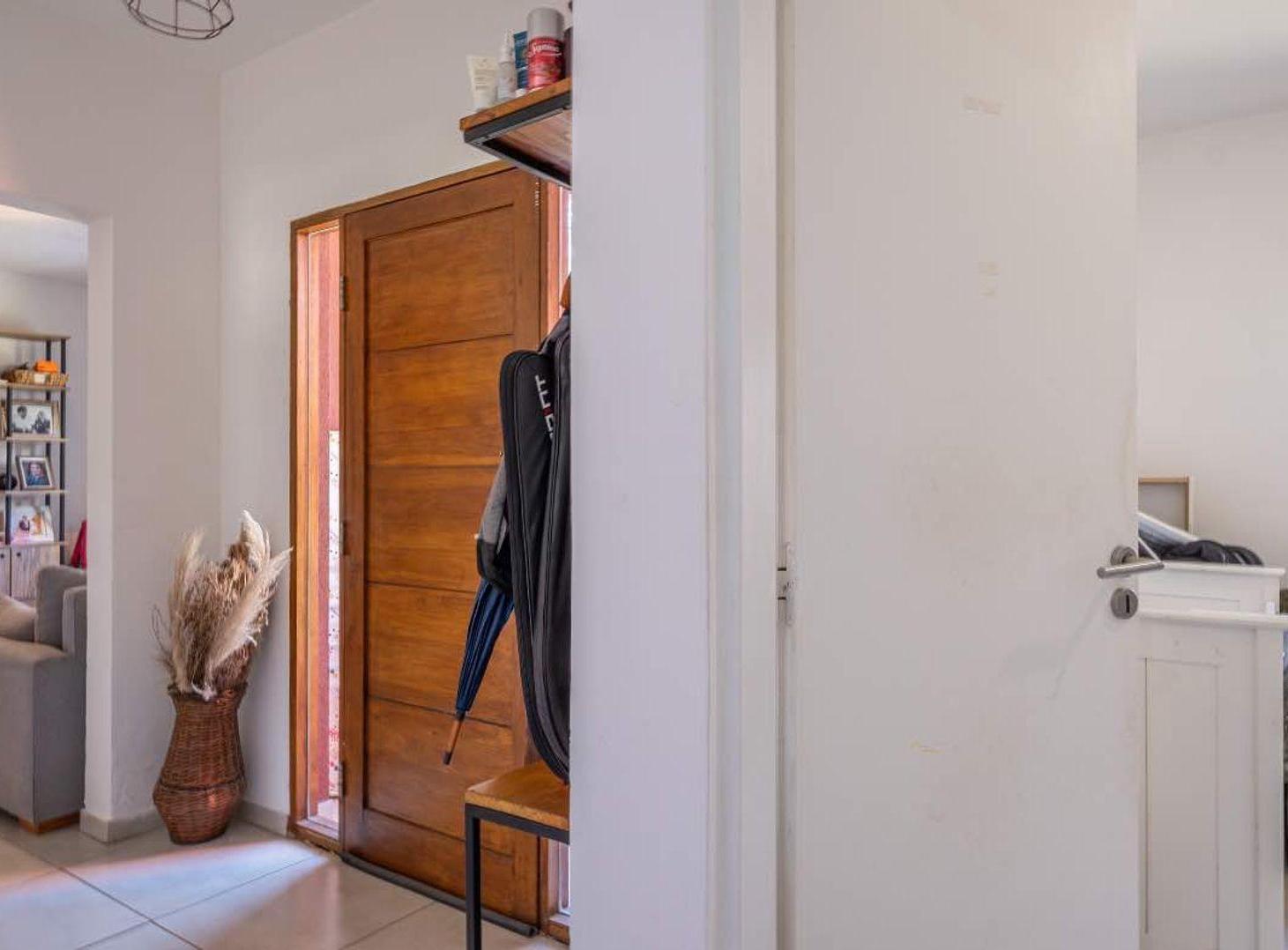 Foto de VENTA casa 4 ambientes Los Robles, Pilar., imagen 2
