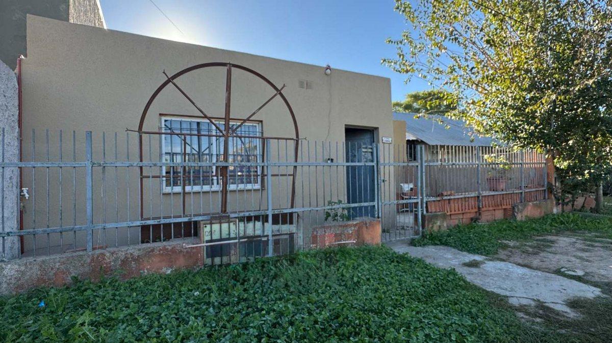 Foto de VENTA CASA 4 AMBIENTES CON QUINCHO LAVADERO LUJAN, imagen 3