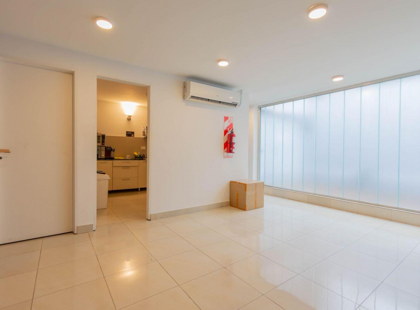 Foto de Edificio de Oficinas - Impecable - Villa Urquiza, imagen 3