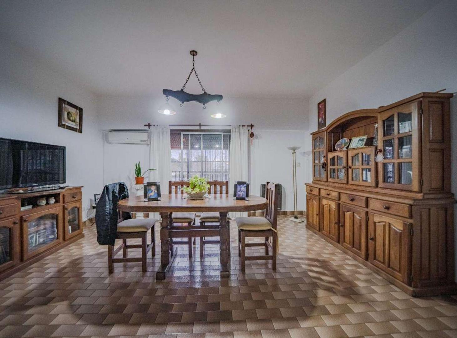Foto de VENTA PH 3 AMBIENTES VILLA BALLESTER PILETA, imagen 3