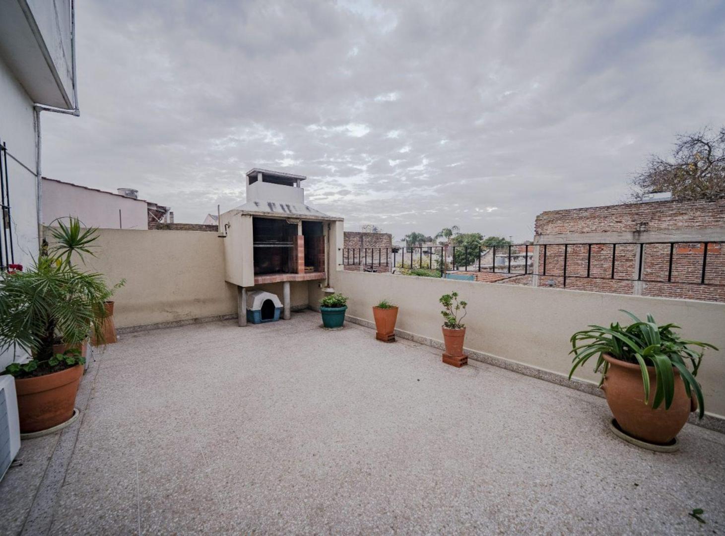 Foto de VENTA PH 3 AMBIENTES VILLA BALLESTER PILETA, imagen 1