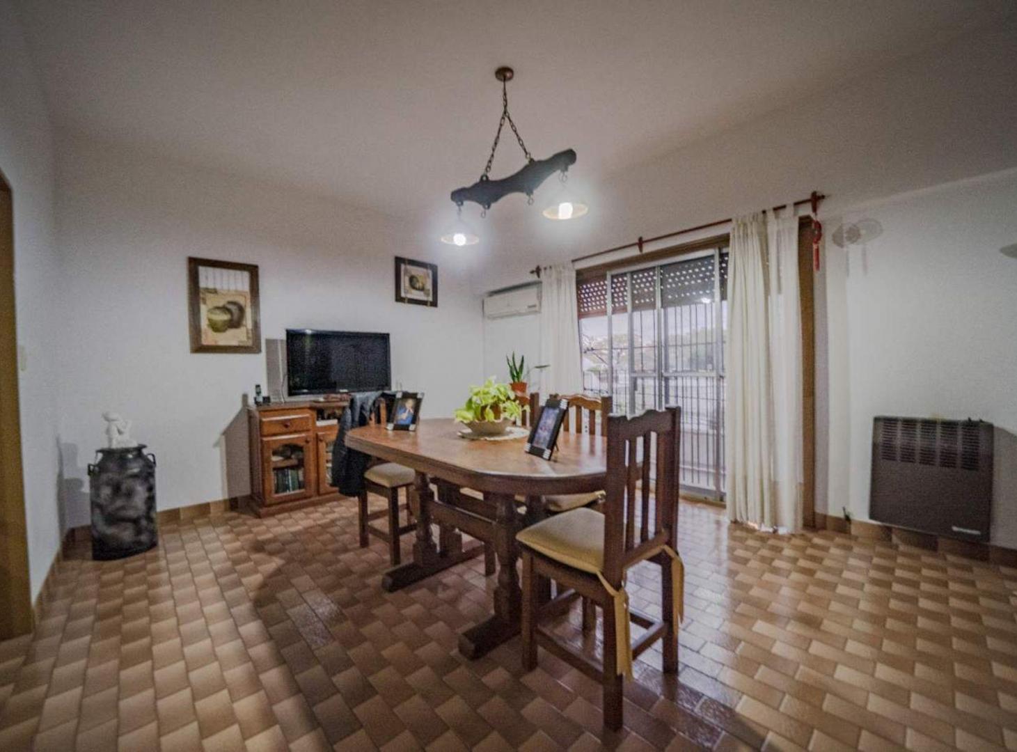 Foto de VENTA PH 3 AMBIENTES VILLA BALLESTER PILETA, imagen 5