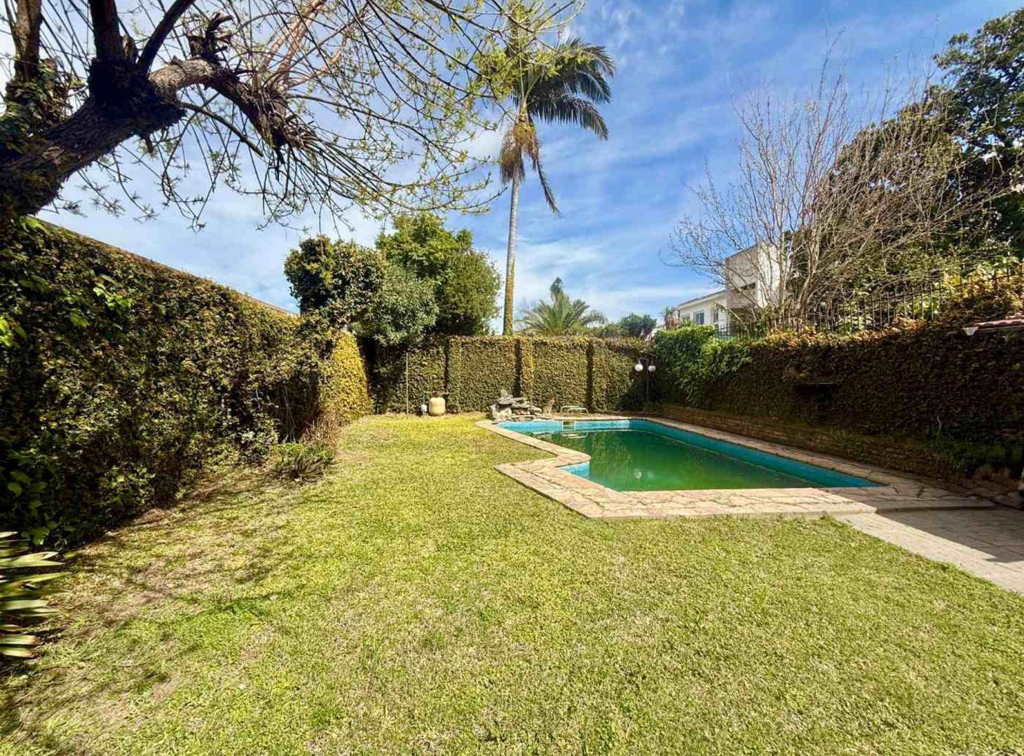 Foto de CASA 6 AMB JARDIN PILETA COCHERAS OLIVOS PERMUTA, imagen 4