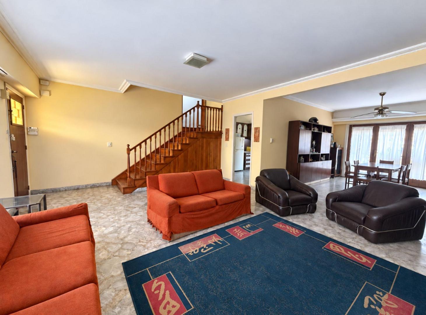 Foto de CASA 6 AMB JARDIN PILETA COCHERAS OLIVOS PERMUTA, imagen 3