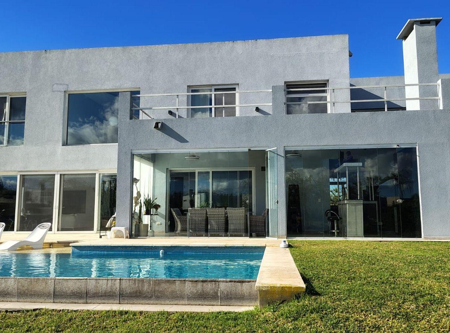 Foto de VENTA CASA 9 AMB EL CANTON NORTE GOLF AMEN ESCOBAR, imagen 1